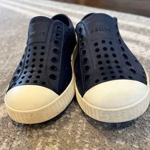 Native shoes Jefferson size C9